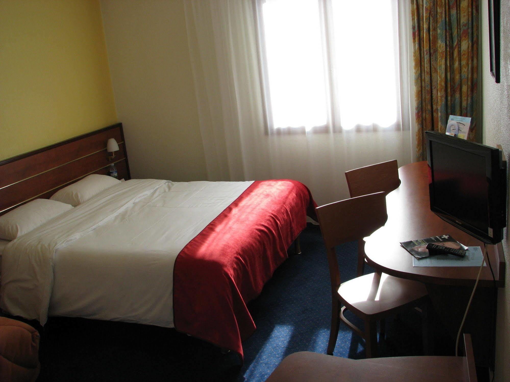 Brit Hotel Nantes Vigneux - L'Atlantel Dış mekan fotoğraf